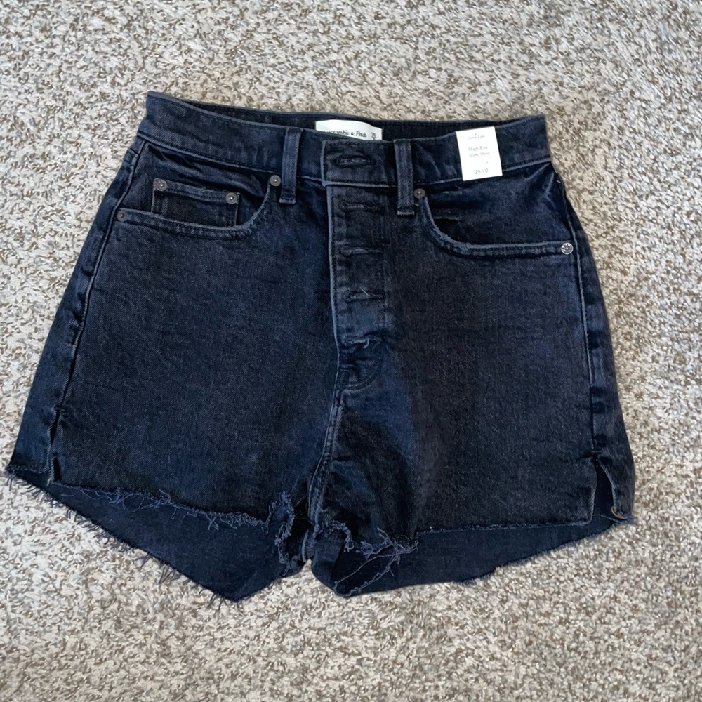 Abercrombie & Fitch NWT High Rise Mom Short - Black